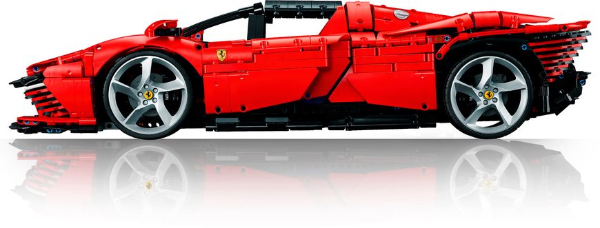 Авто-конструктор LEGO Феррари Дайтона СП3 (42143)