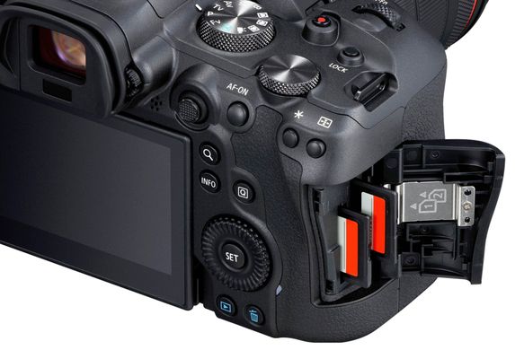 Бездзеркальний фотоапарат Canon EOS R6 kit (24-105mm) IS STM (4082C046)