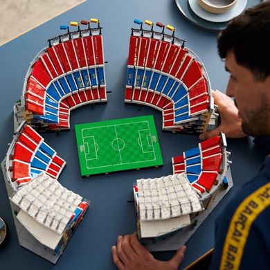 Блоковий конструктор LEGO Стадион Камп Ноу ФК Барселона (10284)