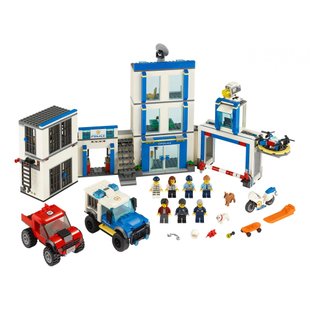 Блоковий конструктор LEGO City Поліцейська дільниця (60246)