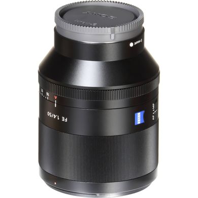 Стандартный объектив Sony SEL50F14Z 50mm f/1,4 Zeiss