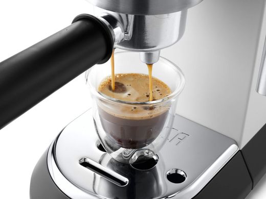 Ріжкова кавоварка еспресо Delonghi EC 685.W