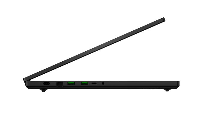 Ноутбук MSI RAZER Blade 18 (RZ090484TEH3)