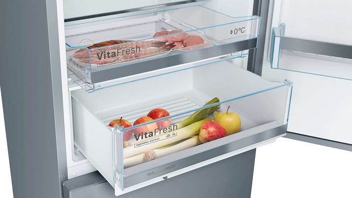 Холодильник с морозильной камерой Bosch KGN39VLEB