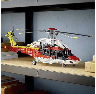 Блоковий конструктор LEGO Спасательный вертолет Airbus H175 (42145)