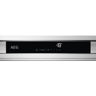 Холодильник з морозильною камерою AEG SCE818E6TS