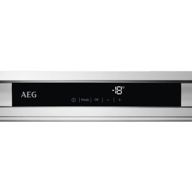 Холодильник з морозильною камерою AEG SCE819D8TS