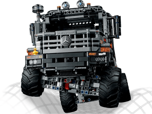 Блочный конструктор LEGO Mercedes-Benz Zetros (42129)