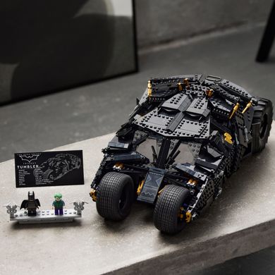 Блочный конструктор LEGO Бэтмобиль Тумблер (76240)
