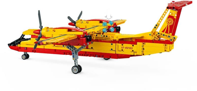 Блоковый конструктор LEGO Technic Пожарный самолет (42152)