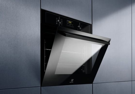 Духовой шкаф электрический Electrolux EOF3H50BK