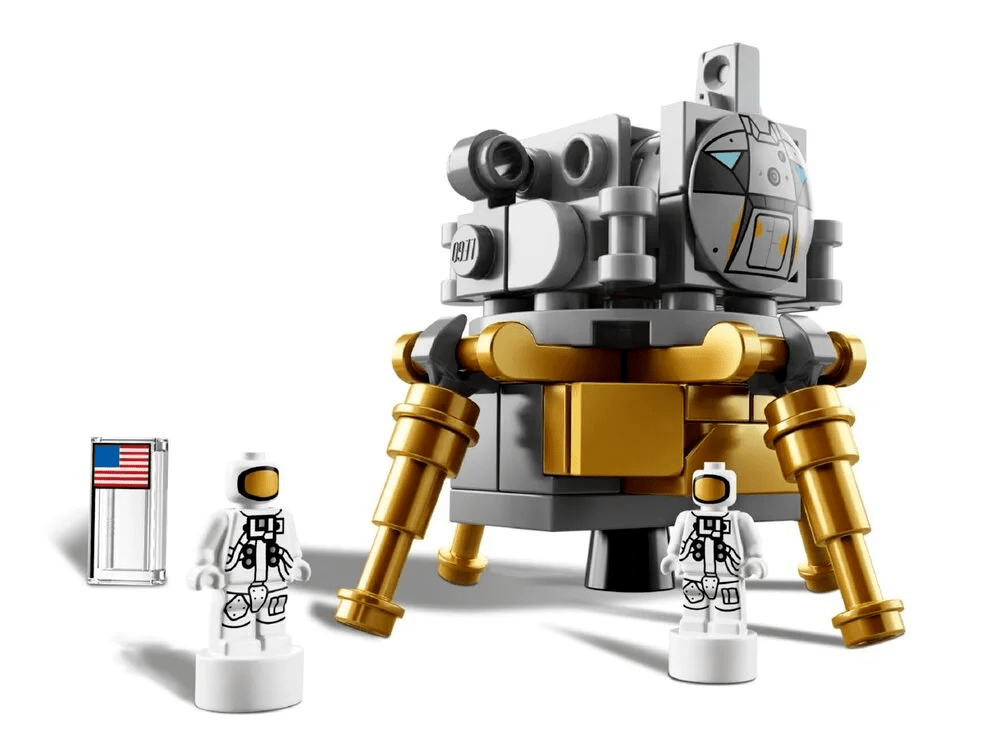 Блочный конструктор LEGO Ideas Ракетно-космическая система НАСА «Сатурн-5-Аполлон» 1969 деталей (92176)  Фото №1