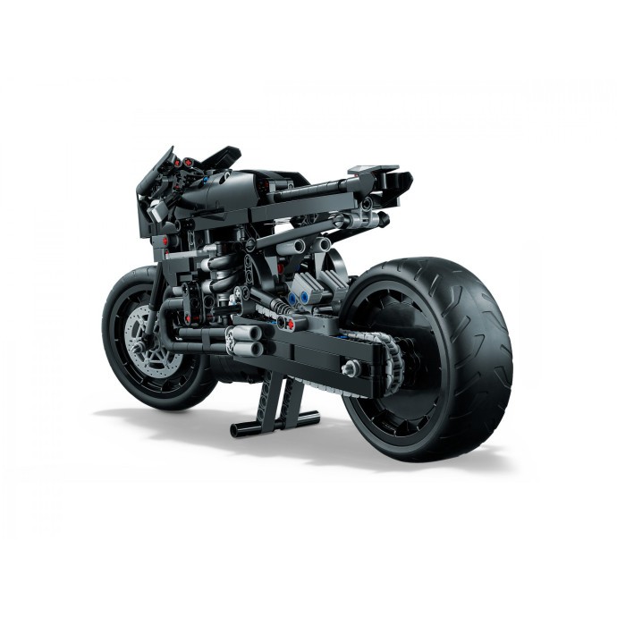 Блоковий конструктор LEGO Technic The Batman Batcycle (42155)  Фото №1