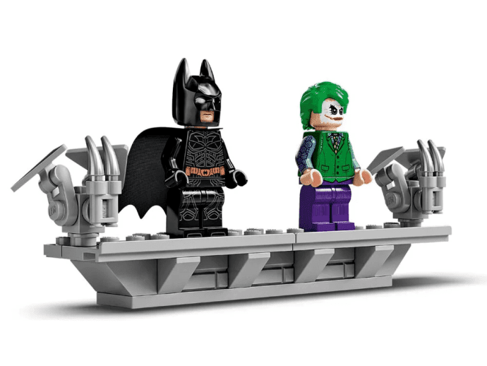 Блоковий конструктор LEGO Бэтмобиль Тумблер (76240)  Фото №4