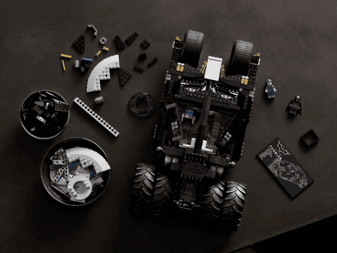 Блоковий конструктор LEGO Бэтмобиль Тумблер (76240)  Фото №5