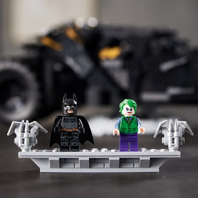Блоковий конструктор LEGO Бэтмобиль Тумблер (76240)  Фото №8