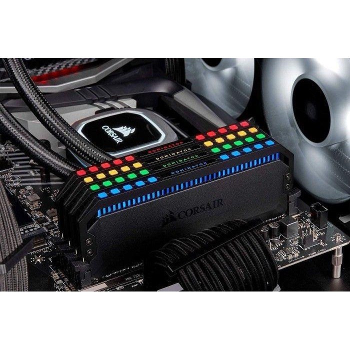 Память для настольных компьютеров Corsair 32GB (2x16GB) DDR4 3600MHz Dominator Platinum RGB (CMT32GX4M2Z3600C18)  Фото №4