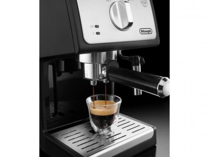 Рожковая кофеварка эспрессо Delonghi ECP 33.21.BK  Фото №4