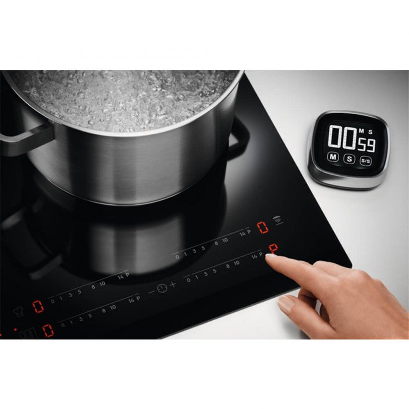 Варочная поверхность электрическая Electrolux EIV644  Фото №3