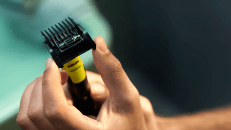 Тример для бороди та вусів Philips OneBlade 360 QP4631/30  Фото №3