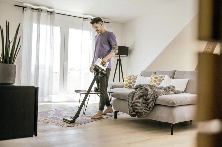 Вертикальний + ручний пилосос (2в1) Karcher VC 4 Cordless Premium myHome (1.198-640.0)  Фото №1