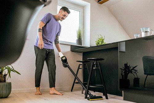 Вертикальний + ручний пилосос (2в1) Karcher VC 4 Cordless Premium myHome (1.198-640.0)  Фото №7