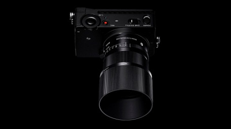 Долгофокусный объектив Sigma AF 90mm f/2,8 DG DN I C (Sony E)  Фото №2