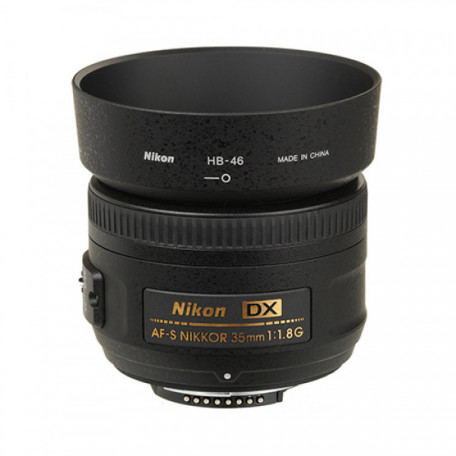 Стандартный объектив Nikon AF-S DX Nikkor 35mm f/1,8G (JAA132DA)  Фото №1