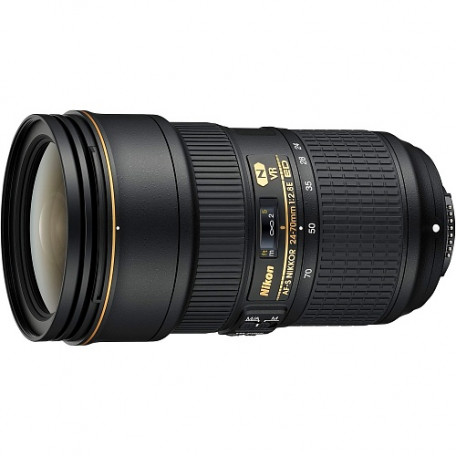 Универсальный объектив Nikon AF-S Nikkor 24-70mm f/2,8E ED VR (JAA824DA)  Фото №1