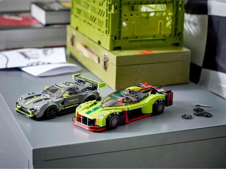 Авто-конструктор LEGO Aston Martin Valkyrie AMR Pro и Aston Martin Vantage GT3 (76910)  Фото №5