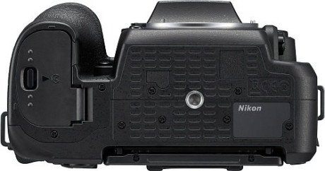 Зеркальный фотоаппарат Nikon D7500 kit (18-140mm) VR (VBA510K002)  Фото №9