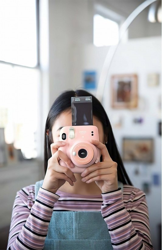 Фотокамера мгновенной печати Fujifilm Instax Mini 11 Blush Pink (16655015)иттєвого друку Fujifilm Instax Mini 11 Blush Pink (16655015) (Blush Pink) +   Фото №8