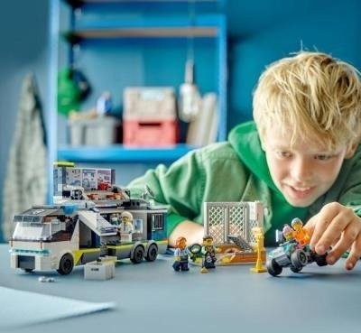Блоковый конструктор LEGO City Передвижная полицейская криминалистическая лаборатория (60418)  Фото №3
