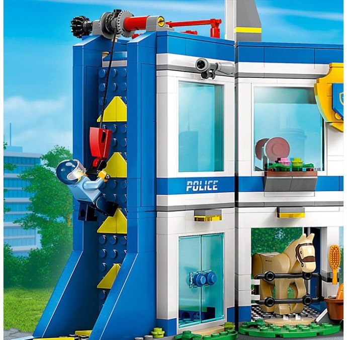 Блоковый конструктор LEGO City Полицейская академия (60372)  Фото №6