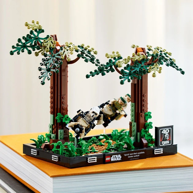 Блоковий конструктор LEGO Star Wars Діорама Погоня на спідері на Ендорі (75353)  Фото №3