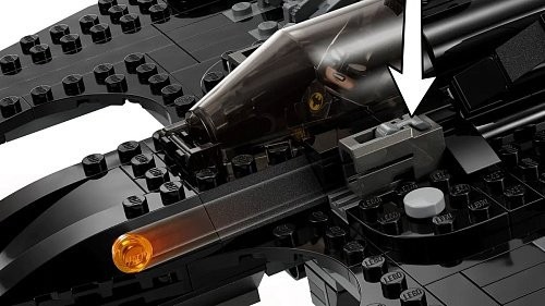 Блоковый конструктор LEGO Бетвинг: Бэтмен против Джокера (76265)  Фото №1