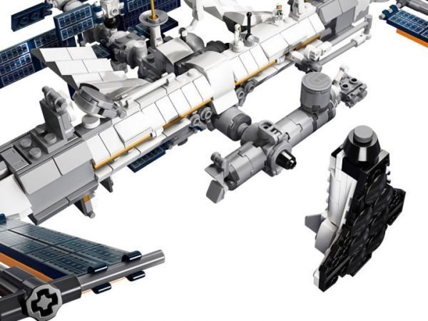 Блоковый конструктор LEGO Международная Космическая Станция (21321)  Фото №0
