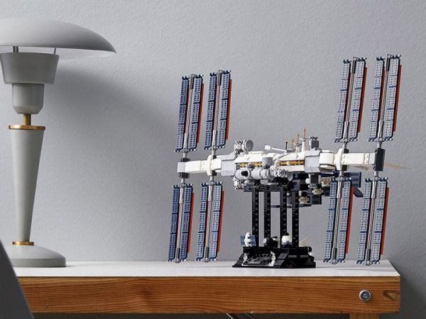 Блоковый конструктор LEGO Международная Космическая Станция (21321)  Фото №2
