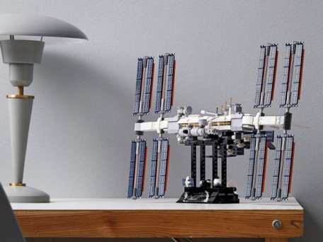 Блоковый конструктор LEGO Международная Космическая Станция (21321)  Фото №2