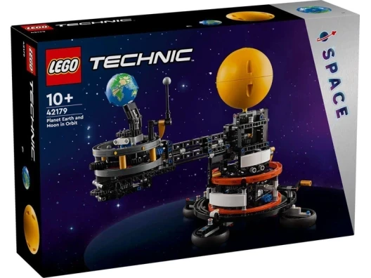 Блоковый конструктор LEGO Планета Земля и Луна на орбите (42179)
