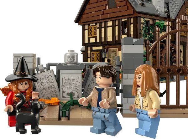 Блоковый конструктор LEGO Фокус-покус Диснея: Коттедж сестер Сандерсон (21341)  Фото №4