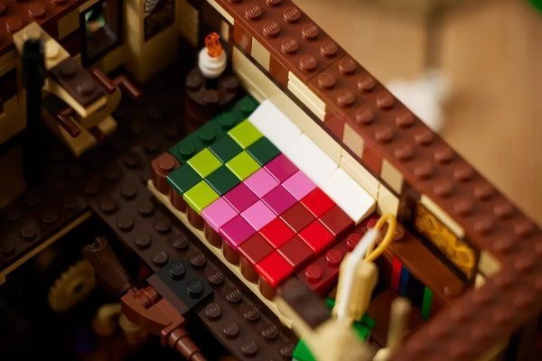 Блоковый конструктор LEGO Фокус-покус Диснея: Коттедж сестер Сандерсон (21341)  Фото №9