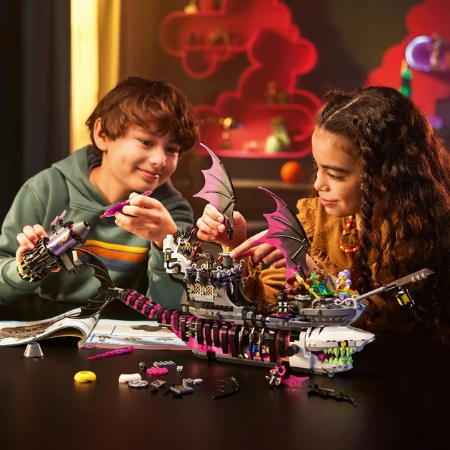 Блоковый конструктор LEGO Корабль Кошмарной Акулы (71469)  Фото №2