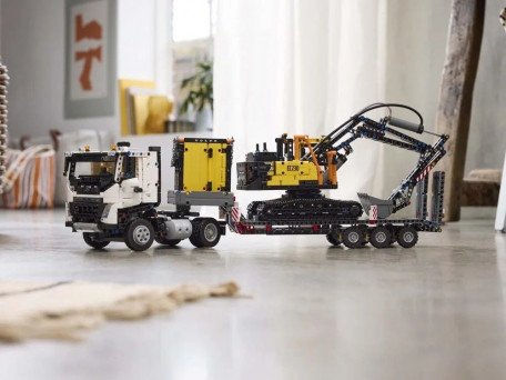 Авто-конструктор LEGO Вантажівка Volvo FMX та електричний екскаватор EC230 (42175)  Фото №7