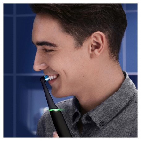 Електрична зубна щітка Oral-B IOM6.1B6.3DK Black  Фото №6