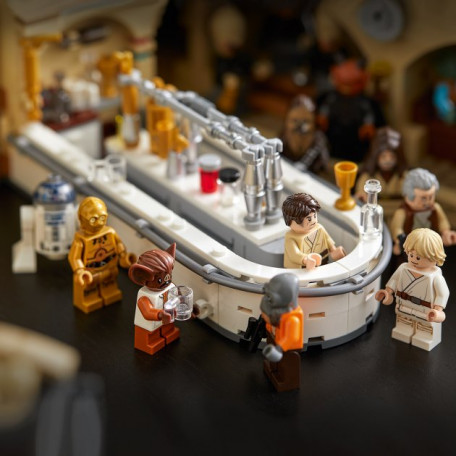 Блочный конструктор LEGO Star Wars Mos Eisley Cantina (75290)  Фото №2