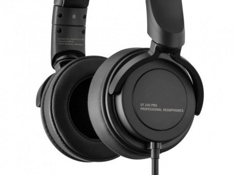 Навушники без мікрофону Beyerdynamic DT 240 PRO  Фото №1