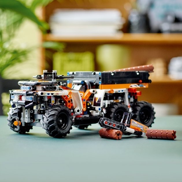 Авто-конструктор LEGO Внедорожный грузовик (42139) Авто-конструктор LEGO Внедорожный грузовик (42139)  Фото №3