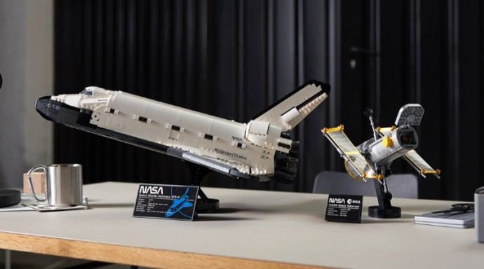 Блоковий конструктор LEGO Космический шаттл NASA Discovery (10283)  Фото №0
