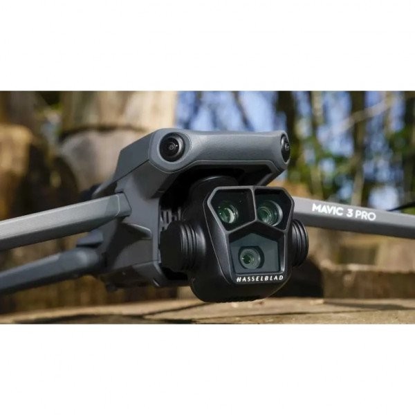 Квадрокоптер DJI Mavic 3 Pro Fly More Combo with DJI RC Pro (CP.MA.00000662.01)  Фото №5